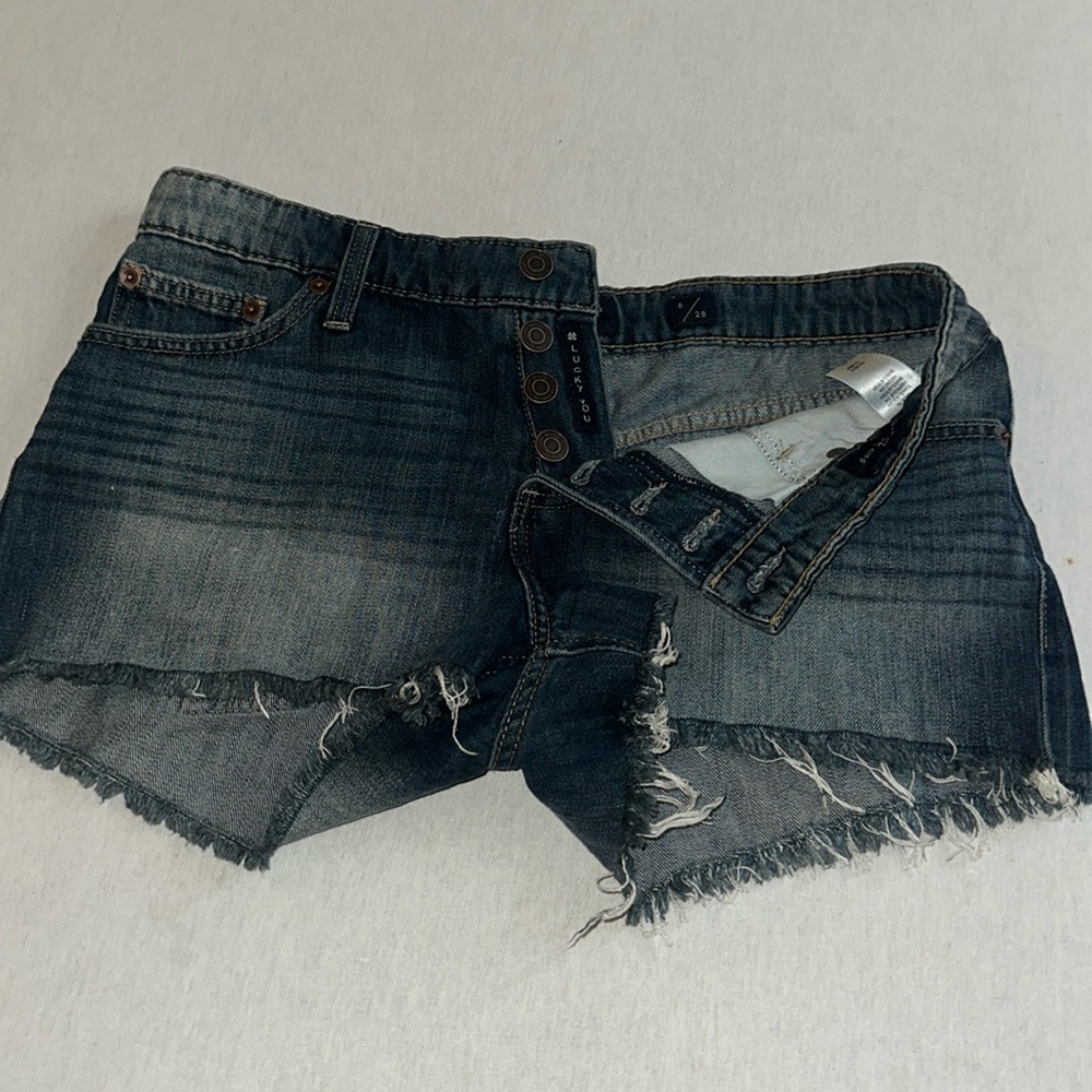Womens Size 6/28 Lucky Brand Jean Shorts.